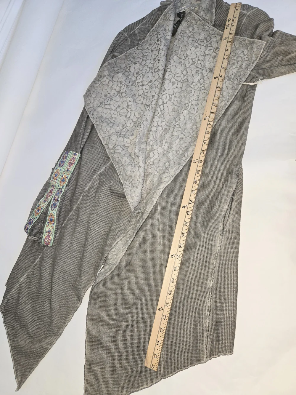 Aratta shawl from